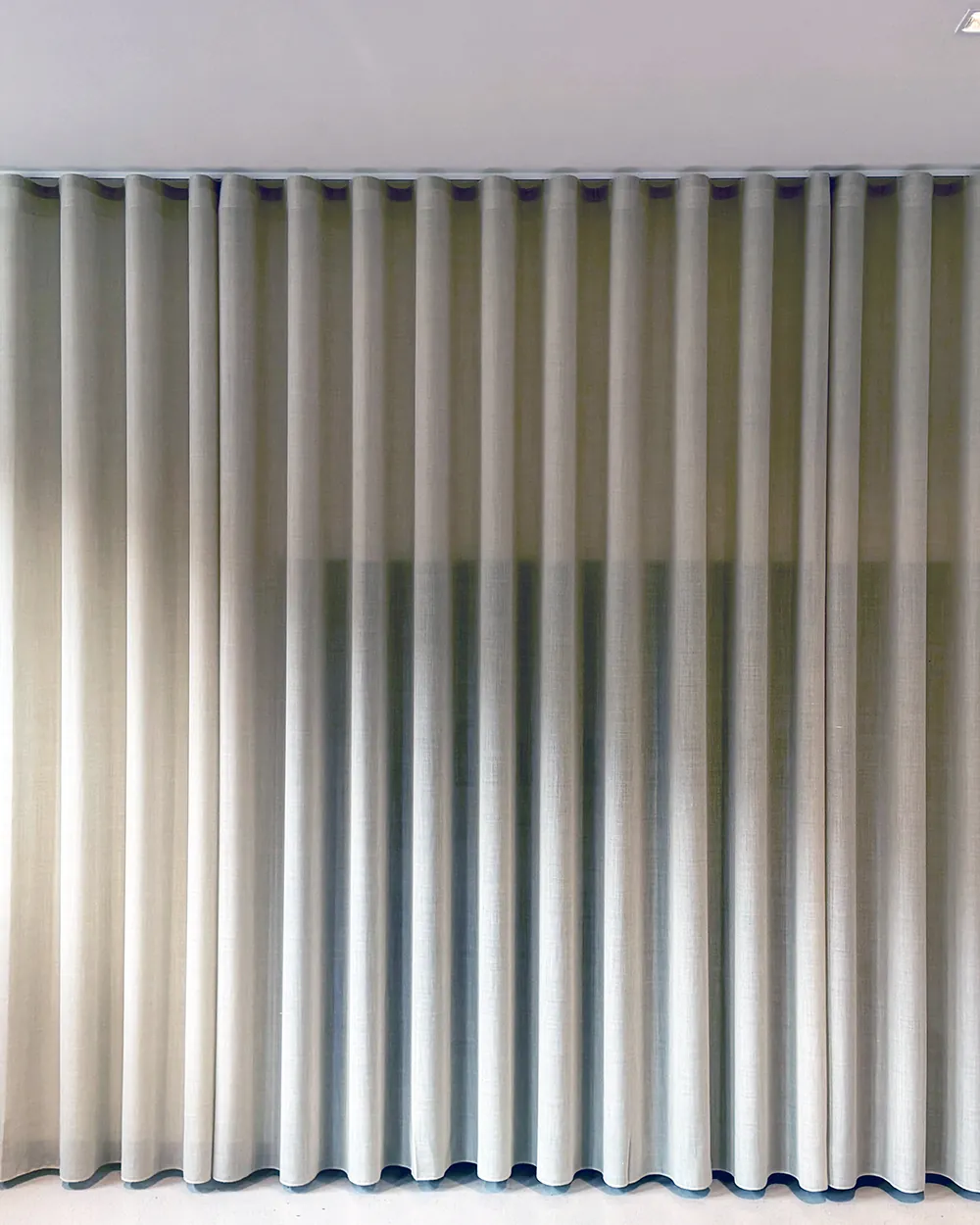 Glasflächen mit Stoff-Front gefiltert