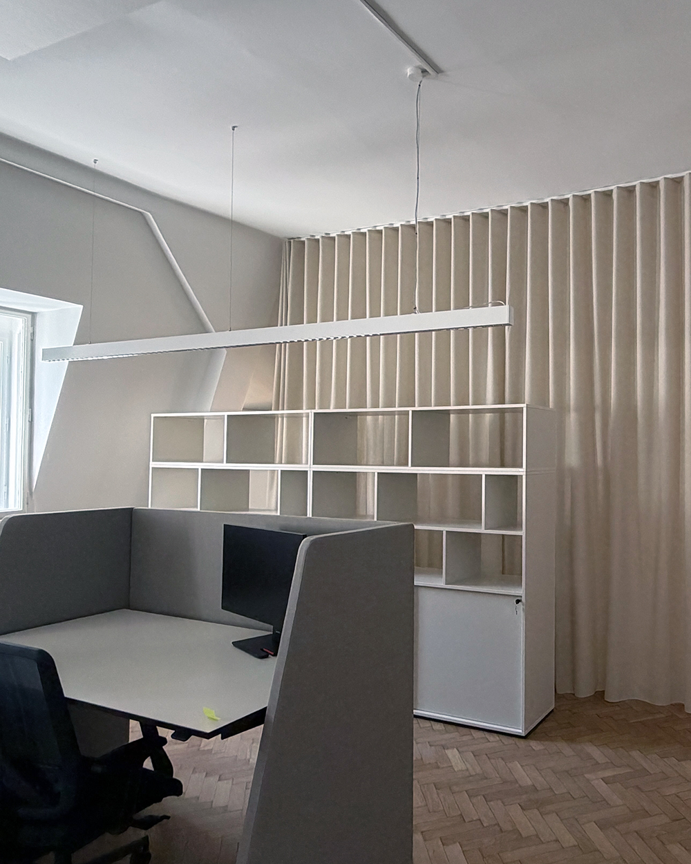 Besprechungsraum mit textiler Sichtführung