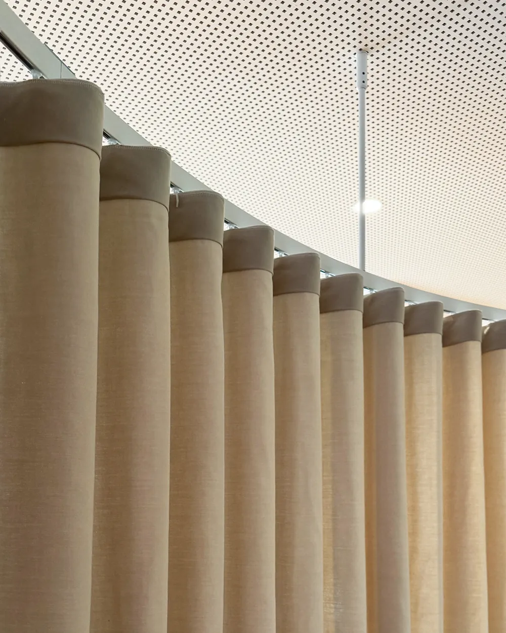 Multi-Bereich — flexible textile Trennung bei voller Offenheit
